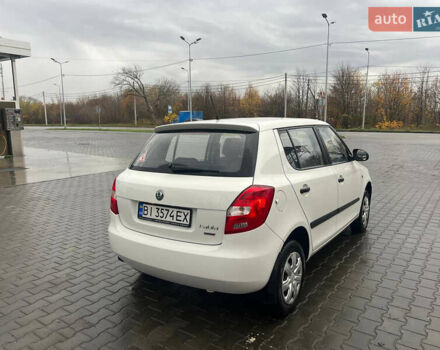 Белый Шкода Фабия, объемом двигателя 1.2 л и пробегом 70 тыс. км за 7000 $, фото 6 на Automoto.ua