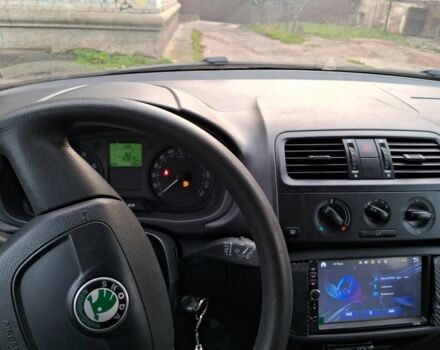 Белый Шкода Фабия, объемом двигателя 1.2 л и пробегом 153 тыс. км за 4300 $, фото 7 на Automoto.ua