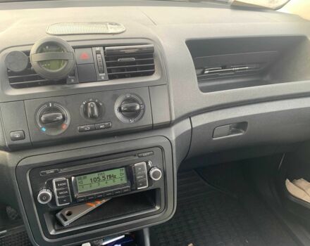 Белый Шкода Фабия, объемом двигателя 1.2 л и пробегом 193 тыс. км за 6000 $, фото 9 на Automoto.ua