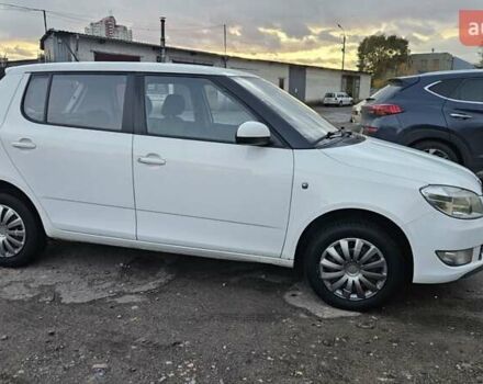 Шкода Фабия 2013 в Киеве на Automoto.ua Белый Шкода Фабия, объемом двигателя 1.39 л и пробегом 192 тыс. км за 5800 $, фото 3 на Automoto.ua