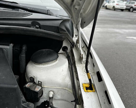 Белый Шкода Фабия, объемом двигателя 1.2 л и пробегом 162 тыс. км за 6000 $, фото 77 на Automoto.ua