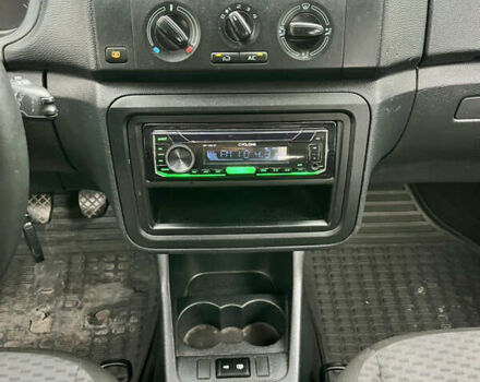 Белый Шкода Фабия, объемом двигателя 1.39 л и пробегом 221 тыс. км за 5200 $, фото 16 на Automoto.ua