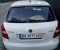 Белый Шкода Фабия, объемом двигателя 1.39 л и пробегом 111 тыс. км за 5500 $, фото 1 на Automoto.ua