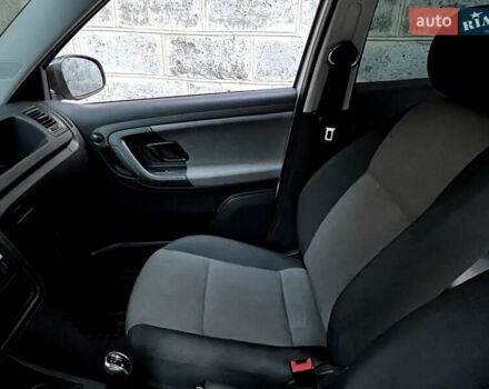 Белый Шкода Фабия, объемом двигателя 1.2 л и пробегом 231 тыс. км за 5700 $, фото 9 на Automoto.ua