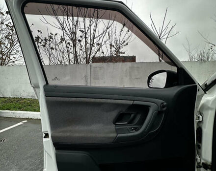 Белый Шкода Фабия, объемом двигателя 1.2 л и пробегом 162 тыс. км за 6000 $, фото 23 на Automoto.ua