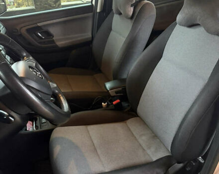 Білий Шкода Фабія, об'ємом двигуна 1.6 л та пробігом 313 тис. км за 5500 $, фото 6 на Automoto.ua