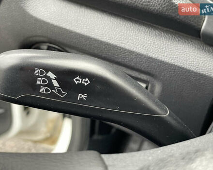 Белый Шкода Фабия, объемом двигателя 1.4 л и пробегом 198 тыс. км за 6200 $, фото 31 на Automoto.ua