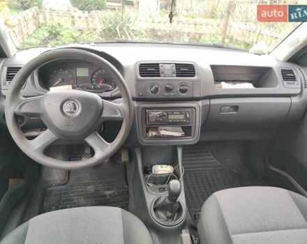 Белый Шкода Фабия, объемом двигателя 1.2 л и пробегом 172 тыс. км за 4900 $, фото 6 на Automoto.ua