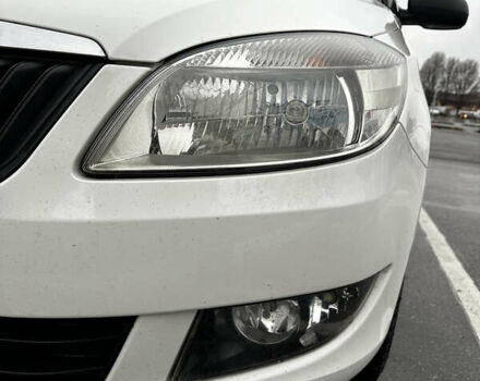 Белый Шкода Фабия, объемом двигателя 1.2 л и пробегом 162 тыс. км за 6000 $, фото 4 на Automoto.ua