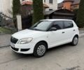 Белый Шкода Фабия, объемом двигателя 1.2 л и пробегом 355 тыс. км за 3300 $, фото 1 на Automoto.ua