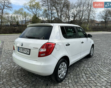 Белый Шкода Фабия, объемом двигателя 1.39 л и пробегом 180 тыс. км за 5100 $, фото 6 на Automoto.ua