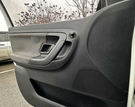 Белый Шкода Фабия, объемом двигателя 1.2 л и пробегом 162 тыс. км за 6000 $, фото 24 на Automoto.ua