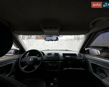 Белый Шкода Фабия, объемом двигателя 1.2 л и пробегом 162 тыс. км за 6000 $, фото 56 на Automoto.ua