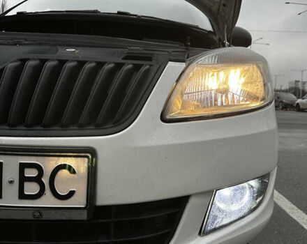 Белый Шкода Фабия, объемом двигателя 1.2 л и пробегом 162 тыс. км за 6000 $, фото 80 на Automoto.ua