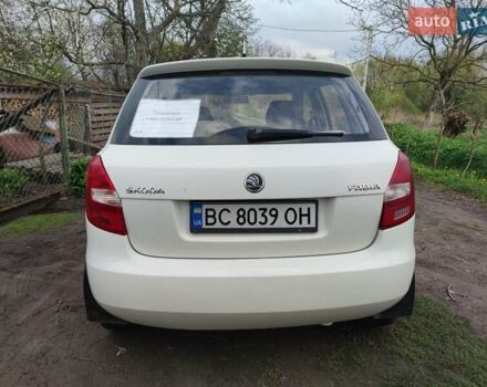 Белый Шкода Фабия, объемом двигателя 1.2 л и пробегом 172 тыс. км за 4900 $, фото 2 на Automoto.ua