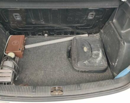 Белый Шкода Фабия, объемом двигателя 1.2 л и пробегом 172 тыс. км за 4900 $, фото 7 на Automoto.ua