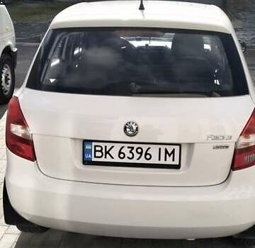 Білий Шкода Фабія, об'ємом двигуна 1.2 л та пробігом 217 тис. км за 5300 $, фото 4 на Automoto.ua
