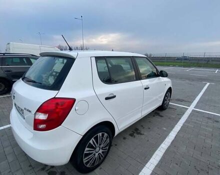 Белый Шкода Фабия, объемом двигателя 1.2 л и пробегом 250 тыс. км за 5500 $, фото 24 на Automoto.ua