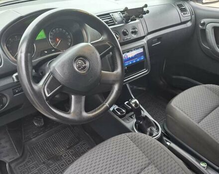 Белый Шкода Фабия, объемом двигателя 1.4 л и пробегом 285 тыс. км за 6050 $, фото 17 на Automoto.ua