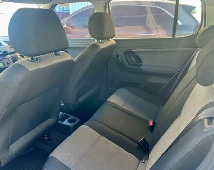 Шкода Фабия 2013 в Кропивницком (Кировограде) на Automoto.ua Белый Шкода Фабия, объемом двигателя 1.6 л и пробегом 200 тыс. км за 6250 $, фото 5 на Automoto.ua