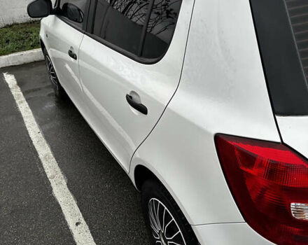 Белый Шкода Фабия, объемом двигателя 1.2 л и пробегом 162 тыс. км за 6000 $, фото 19 на Automoto.ua