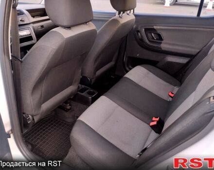 Белый Шкода Фабия, объемом двигателя 1.2 л и пробегом 289 тыс. км за 4700 $, фото 10 на Automoto.ua