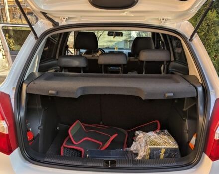 Белый Шкода Фабия, объемом двигателя 1.6 л и пробегом 174 тыс. км за 5999 $, фото 9 на Automoto.ua