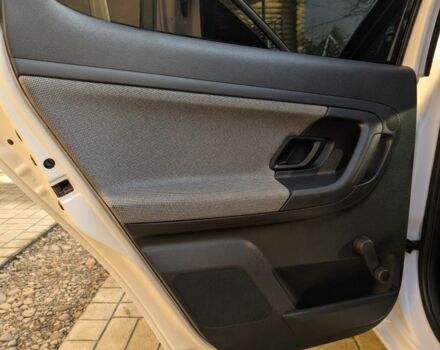 Белый Шкода Фабия, объемом двигателя 1.6 л и пробегом 174 тыс. км за 5999 $, фото 18 на Automoto.ua