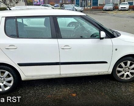 Білий Шкода Фабія, об'ємом двигуна 1.6 л та пробігом 247 тис. км за 5200 $, фото 2 на Automoto.ua