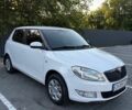Белый Шкода Фабия, объемом двигателя 1.39 л и пробегом 183 тыс. км за 6500 $, фото 1 на Automoto.ua