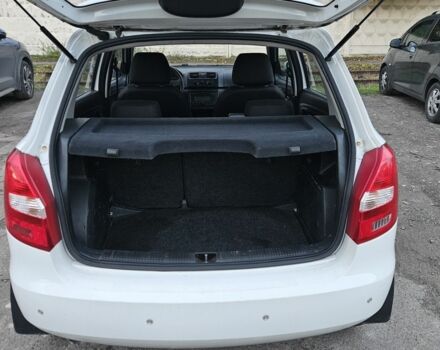 Шкода Фабия 2013 в Киеве на Automoto.ua Белый Шкода Фабия, объемом двигателя 1.4 л и пробегом 192 тыс. км за 5800 $, фото 5 на Automoto.ua