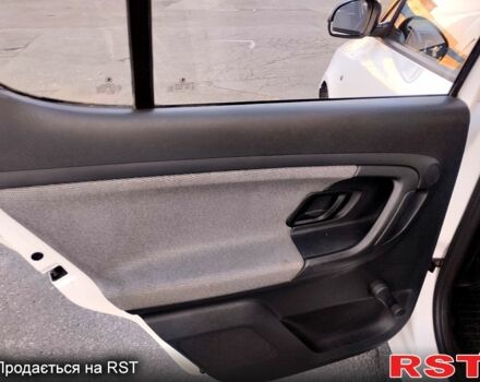 Белый Шкода Фабия, объемом двигателя 1.2 л и пробегом 289 тыс. км за 4700 $, фото 9 на Automoto.ua