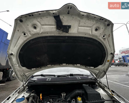 Белый Шкода Фабия, объемом двигателя 1.2 л и пробегом 162 тыс. км за 6000 $, фото 78 на Automoto.ua