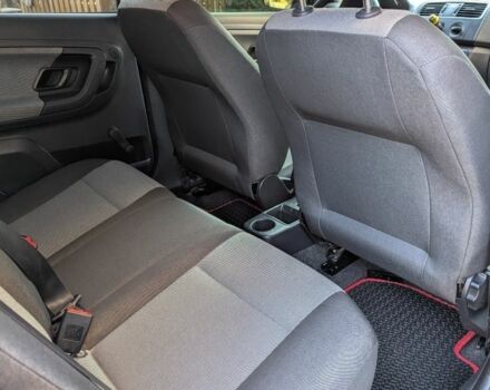 Белый Шкода Фабия, объемом двигателя 1.6 л и пробегом 174 тыс. км за 5999 $, фото 6 на Automoto.ua