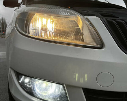 Белый Шкода Фабия, объемом двигателя 1.2 л и пробегом 162 тыс. км за 6000 $, фото 83 на Automoto.ua