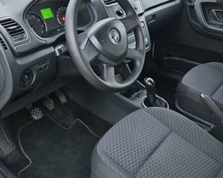 Шкода Фабия 2013 в Киеве на Automoto.ua Белый Шкода Фабия, объемом двигателя 1.39 л и пробегом 192 тыс. км за 5800 $, фото 5 на Automoto.ua