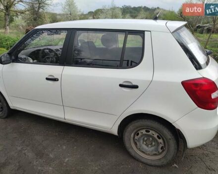 Белый Шкода Фабия, объемом двигателя 1.2 л и пробегом 172 тыс. км за 4900 $, фото 3 на Automoto.ua