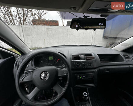 Белый Шкода Фабия, объемом двигателя 1.2 л и пробегом 162 тыс. км за 6000 $, фото 31 на Automoto.ua