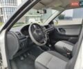 Белый Шкода Фабия, объемом двигателя 1.2 л и пробегом 285 тыс. км за 4900 $, фото 8 на Automoto.ua