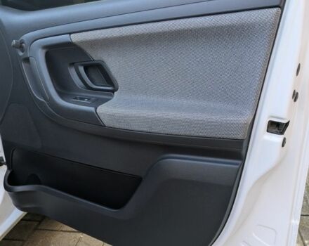 Белый Шкода Фабия, объемом двигателя 1.6 л и пробегом 174 тыс. км за 5999 $, фото 4 на Automoto.ua