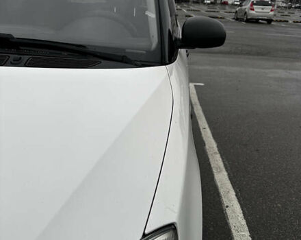 Белый Шкода Фабия, объемом двигателя 1.2 л и пробегом 162 тыс. км за 6000 $, фото 3 на Automoto.ua