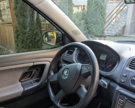 Белый Шкода Фабия, объемом двигателя 1.6 л и пробегом 174 тыс. км за 5999 $, фото 3 на Automoto.ua