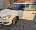 Белый Шкода Фабия, объемом двигателя 1.39 л и пробегом 231 тыс. км за 5100 $, фото 4 на Automoto.ua