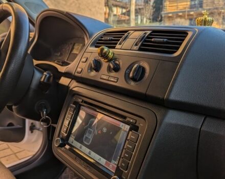 Белый Шкода Фабия, объемом двигателя 1.6 л и пробегом 174 тыс. км за 5999 $, фото 11 на Automoto.ua