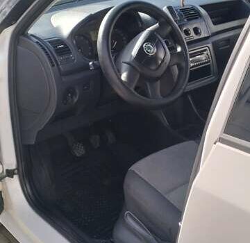 Білий Шкода Фабія, об'ємом двигуна 1.2 л та пробігом 217 тис. км за 5300 $, фото 3 на Automoto.ua
