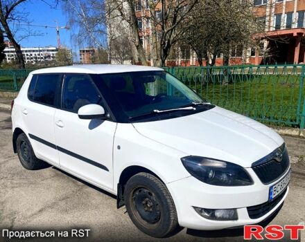 Белый Шкода Фабия, объемом двигателя 1.4 л и пробегом 358 тыс. км за 5250 $, фото 1 на Automoto.ua