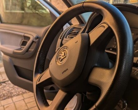 Белый Шкода Фабия, объемом двигателя 1.6 л и пробегом 174 тыс. км за 5999 $, фото 10 на Automoto.ua