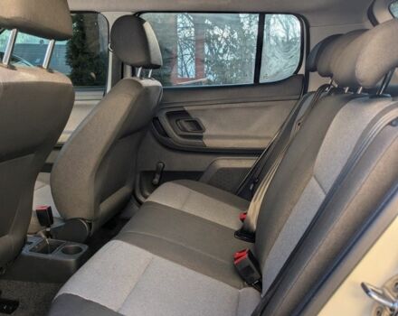 Белый Шкода Фабия, объемом двигателя 1.6 л и пробегом 174 тыс. км за 5999 $, фото 19 на Automoto.ua