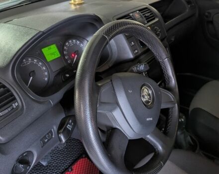 Белый Шкода Фабия, объемом двигателя 1.6 л и пробегом 174 тыс. км за 5999 $, фото 21 на Automoto.ua