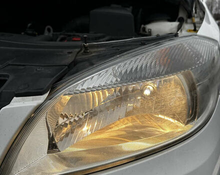 Белый Шкода Фабия, объемом двигателя 1.2 л и пробегом 162 тыс. км за 6000 $, фото 81 на Automoto.ua